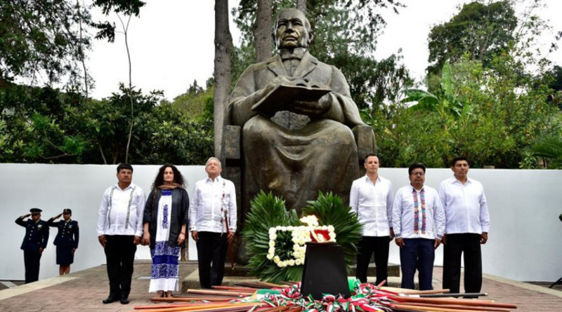 Andrés Manuel López Obrador es un fiel seguidor de Benito Juárez: "A los amigos, justicia y gracia..."