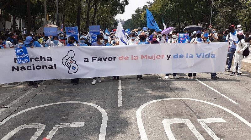 Más de un millón de mexicanos en más de 70 ciudades expresan su rechazo a las resoluciones de la Corte que despenalizan el aborto y limitan el derecho de objeción de conciencia de los médicos.